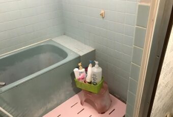一宮市で、水漏れから浴室のリフォームを施工しました。