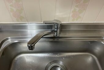 江南市で、水漏れするキッチン水栓を交換しました