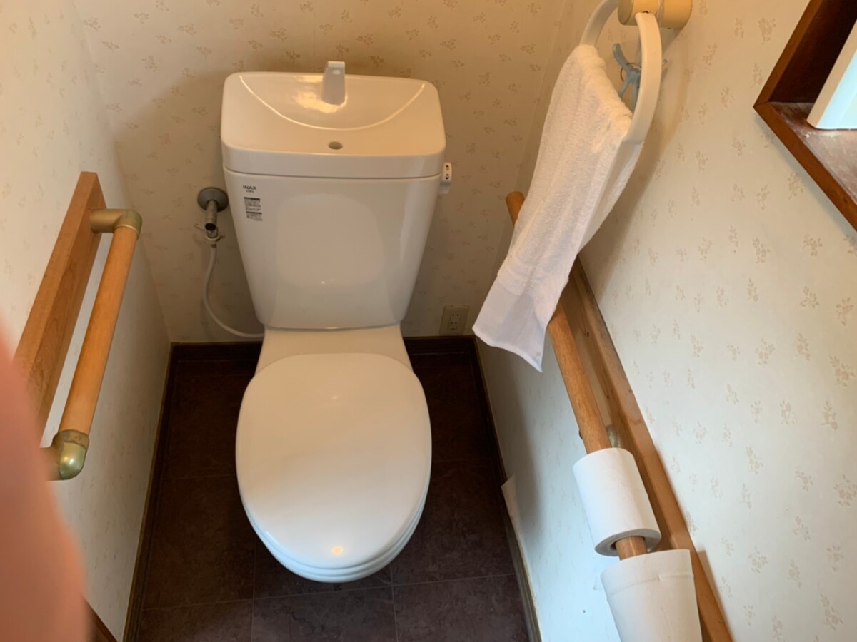 一宮市にて古くなったトイレの交換工事を行いました。