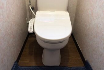 一宮市にてトイレの便座の交換工事を行いました。