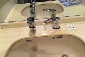 稲沢市のマンションにて洗面台の水栓を交換しました。