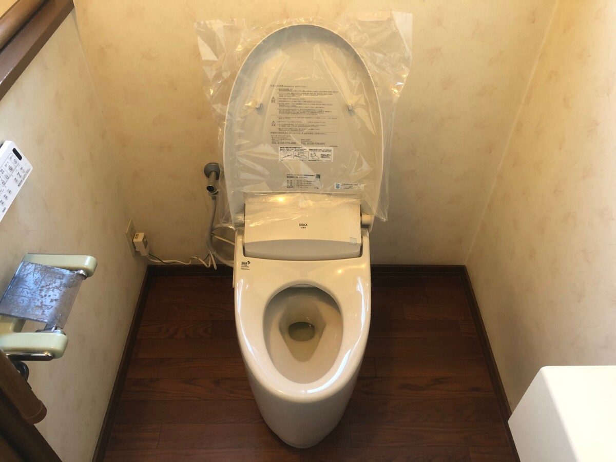 一宮市にて古くなったトイレの交換工事をしました。