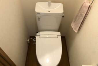 新しくなったトイレ。水漏れの心配がなくなり快適に使えるようになりました。<br />
<br />
トイレ交換工事　施工後