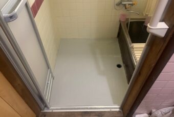 浴室の床の貼り替え工事　施工後