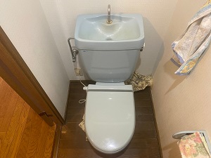 トイレ交換工事　施工前