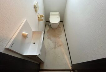 トイレ交換工事　施工前